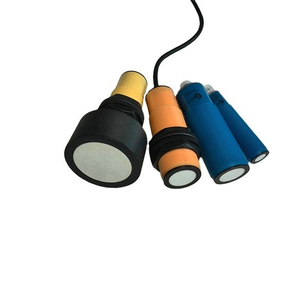 Ultraschallpegelsensor 3 m für den Wasserstand mit analoger Ausgang 4-20mA, 0/1-5V, 0/1-10V optional