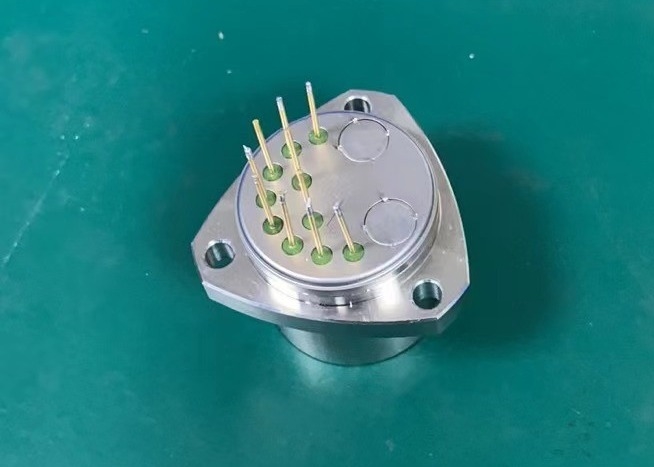 Quarz-Beschleunigungsmessersensor für die Luftfahrtindustrie mit analoger Ausgabe mit Skalierungsfaktor 1,2 ~ 1,6 mA/g
