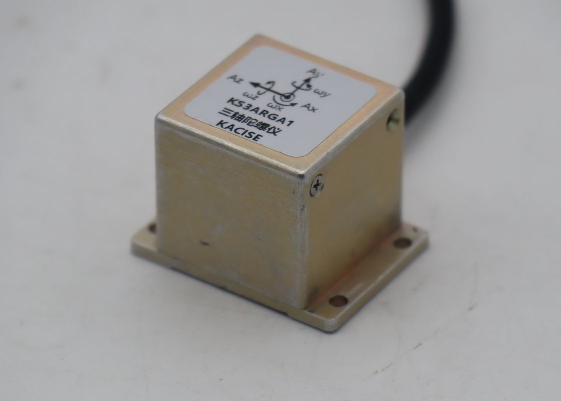 Dreiachsiger universeller elektronischer Gyroskopsensor mit Nichtlinearität von ≤ 0,05 % FR, schnellem Start ≤ 20 ms und großem Temperaturbereich von -45 bis + 80 °C
