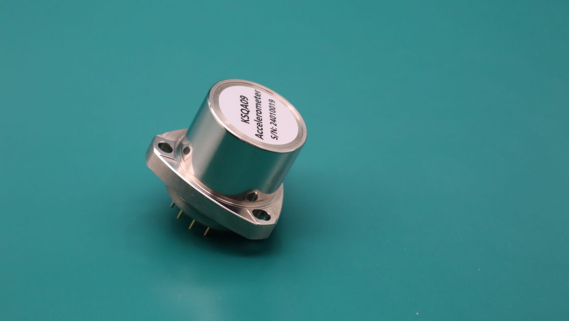 Präzisionsbeschleuniger mit einer Auflösung von ≤ 5 μg für die Vibrationsüberwachung bei -45 °C bis + 80 °C und einem Gewicht von ≤ 80 g