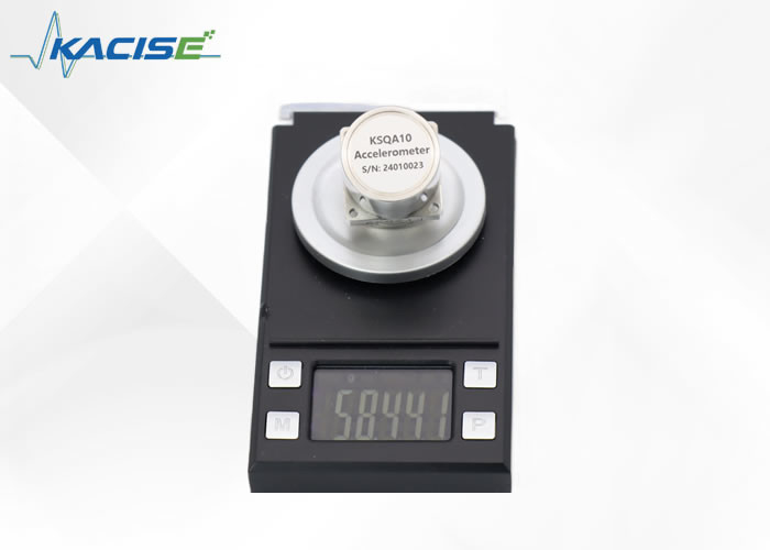 ±20 g Eingangsbereich Beschleuniger Sensor Temperatur Betrieb Leistungsspannung ±12~±18V Gleichstrom