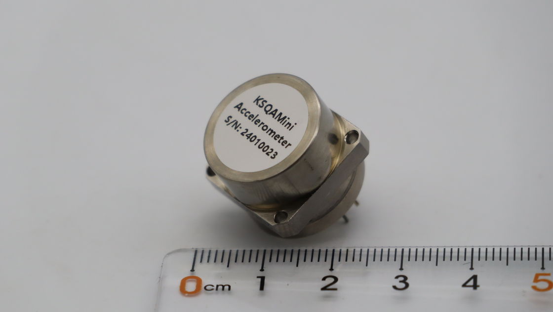 Stoßwiderstandsbeschleuniger Sensor mit 1000g Toleranz und breitem Temperaturbereich -45°C~+125°C für hohe Präzision 2,3~3,5mA/g Skalafaktor