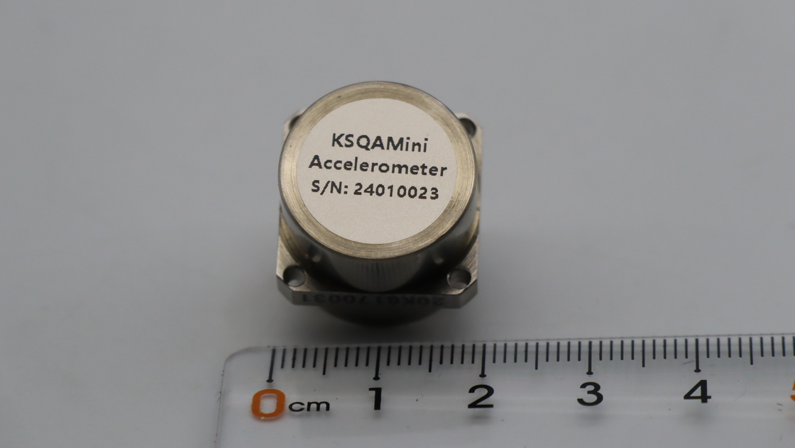 2.8 ~ 3.3mA/g Beschleunigungssensor Breiter Temperaturbereich Vibrationsspitze Sine 20g 10Hz ~ 2000Hz