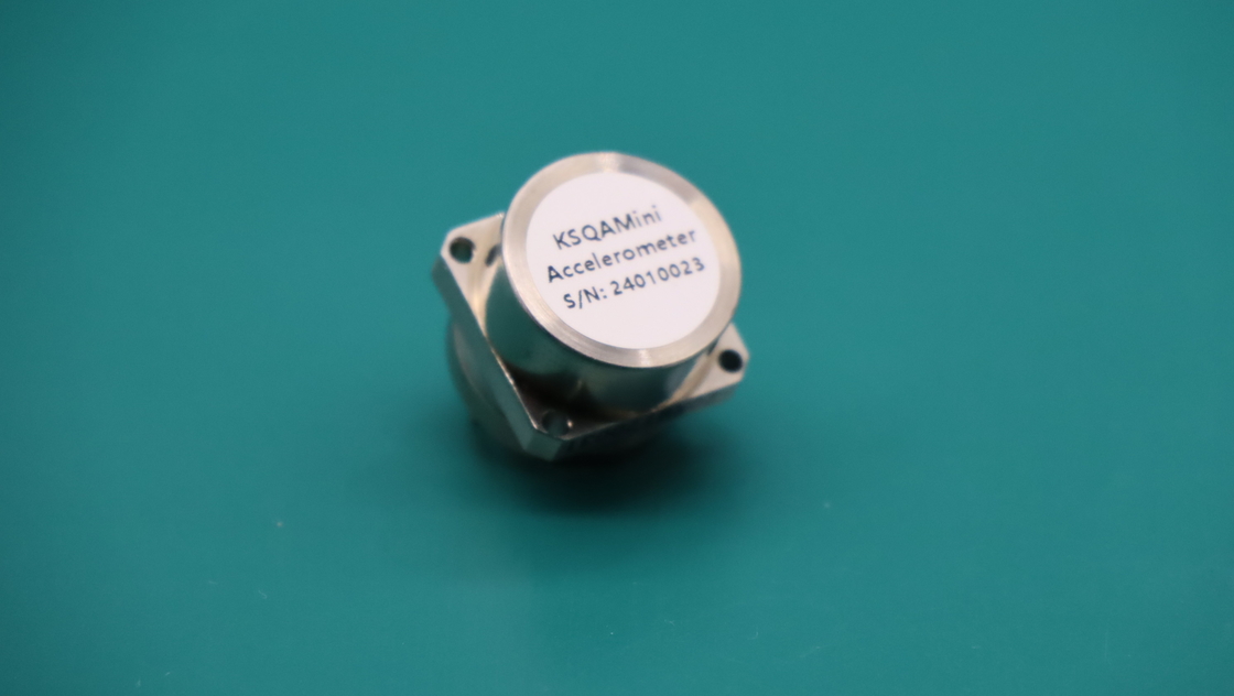 2.8 ~ 3.3mA/g Beschleunigungssensor Breiter Temperaturbereich Vibrationsspitze Sine 20g 10Hz ~ 2000Hz