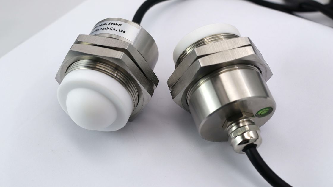 80 GHz-Frequenzradar-Level-Sender KWL801C mit ±2 mm Genauigkeit und IP68-Wasserdichtheit für die industrielle Flüssigkeits-Level-Sensing