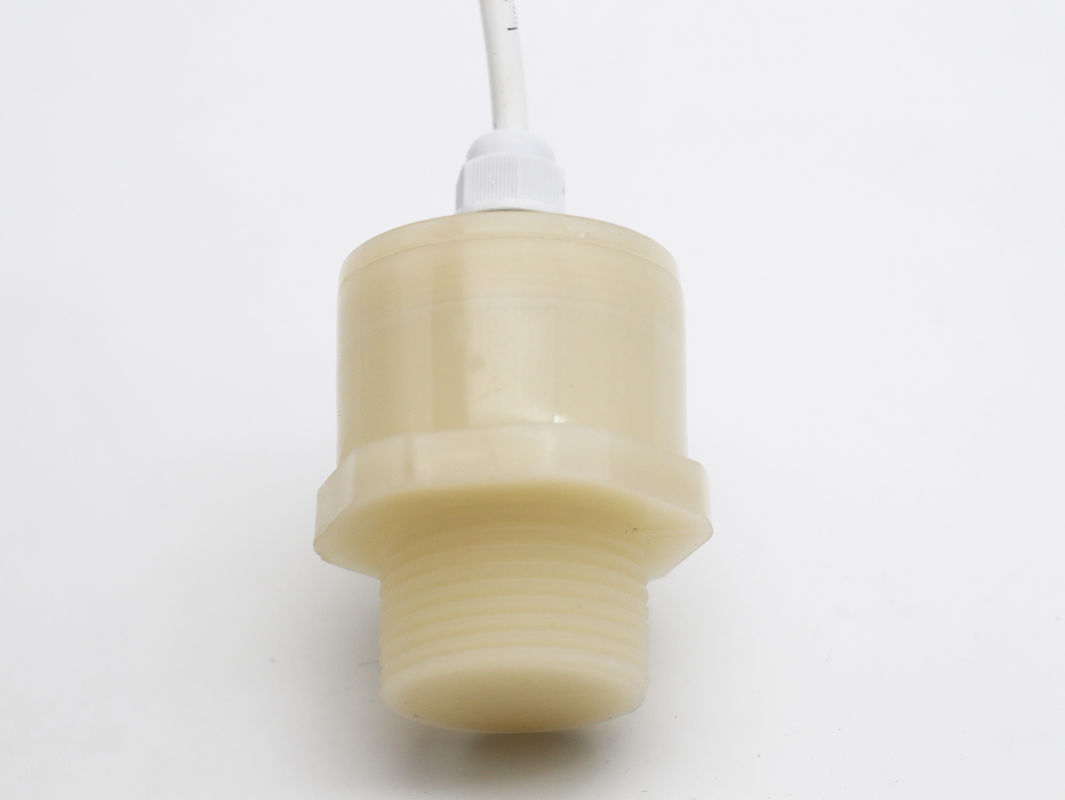Korrosionsbeständiger IP68-Ultraschall-Füllstandsensor mit 5 m Reichweite zur Wasserstandsmessung