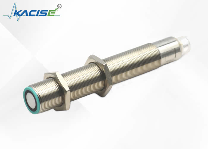 RS232 Ausgang 1m Ultraschallpegelmesser 40KHZ Frequenz IP67 Tankwasserpegelsensor