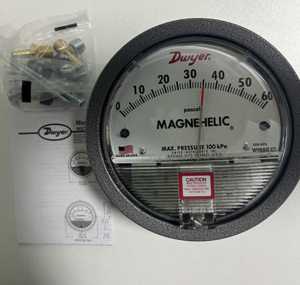 Dwyer-Differenzdruckmessgerät der Baureihe 2000 mit ±2% FS-Genauigkeit und reibungsloser magnetischer Bewegung für Anwendungen bei 20-140 °F