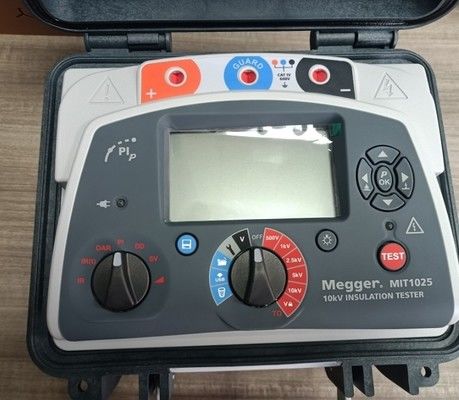 Megger MIT1025-UK Isolationsprüfer mit Ausgang, 20 Teraohm Widerstand, 10 kV Mehrspannung