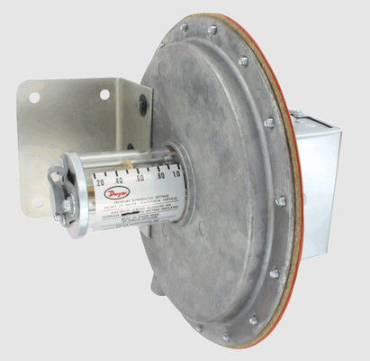 Dwyer-Druckschalter mit 15 Ampere sichtbarem Setpoint-Indikator für die aktuelle Last und großem Diaphragma für die HVAC-Steuerung
