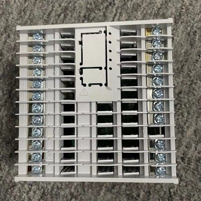 UT35A Digitaltemperaturcontroller mit 14-Segment-Farb-LCD, Ladder Sequence Control und Ethernet-Kommunikation