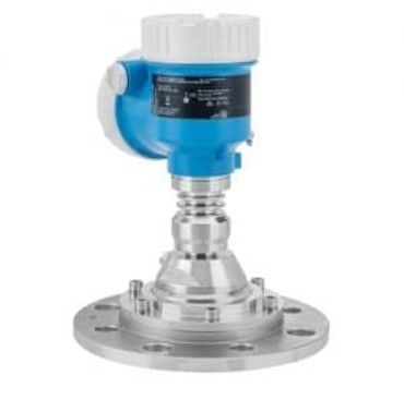 E+H FMR62B Radarniveausensor mit 80 M Messweite, Prozesstemperatur von -40...+200 °C und Genauigkeit von +/- 1 mm