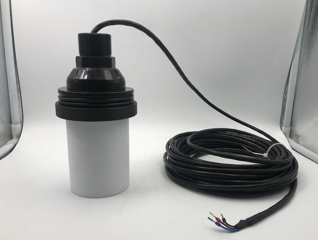 IP68 wasserdichtes Ultraschallsensor mit PTFE-Gehäuse und 0,5 - 12 m Reichweite für die Niveaumessung