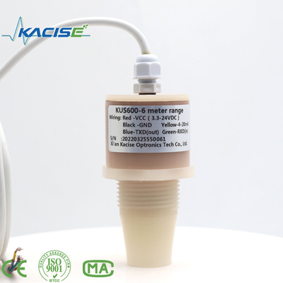 Der Ultraschallsensor KUS600 aus PVDF/PTFE-Materialien wird zur Abstands- und Flüssigkeitsmessung verwendet.